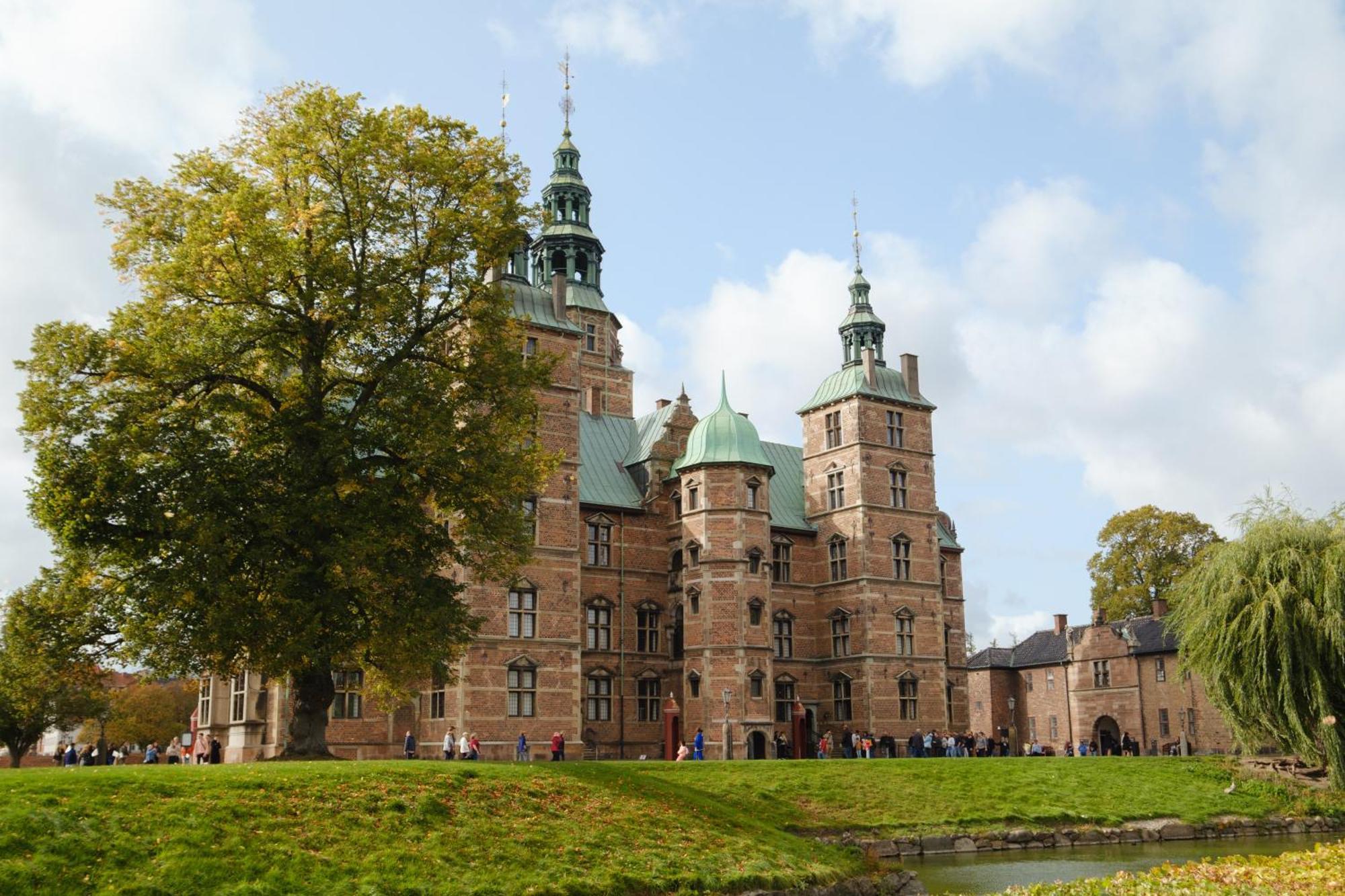Centrally Located In Leilighet København